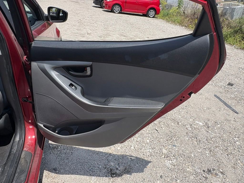 Used 2016 Hyundai Elantra SE FWD image 14