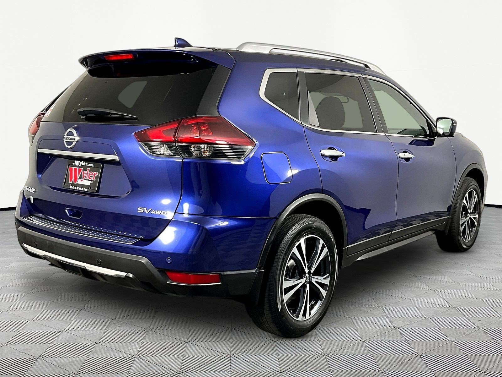 Used 2019 Nissan Rogue SV w/ Sun & Sound Touring Package AWD/4WD image 6
