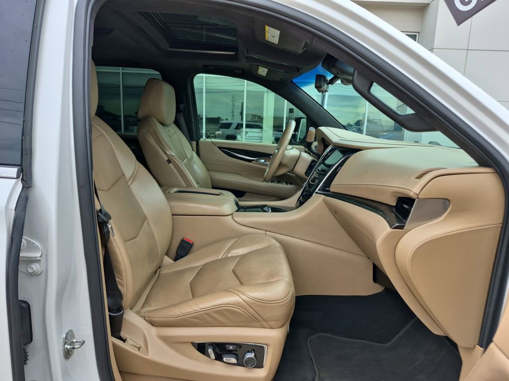 Used 2018 Cadillac Escalade Platinum image 50