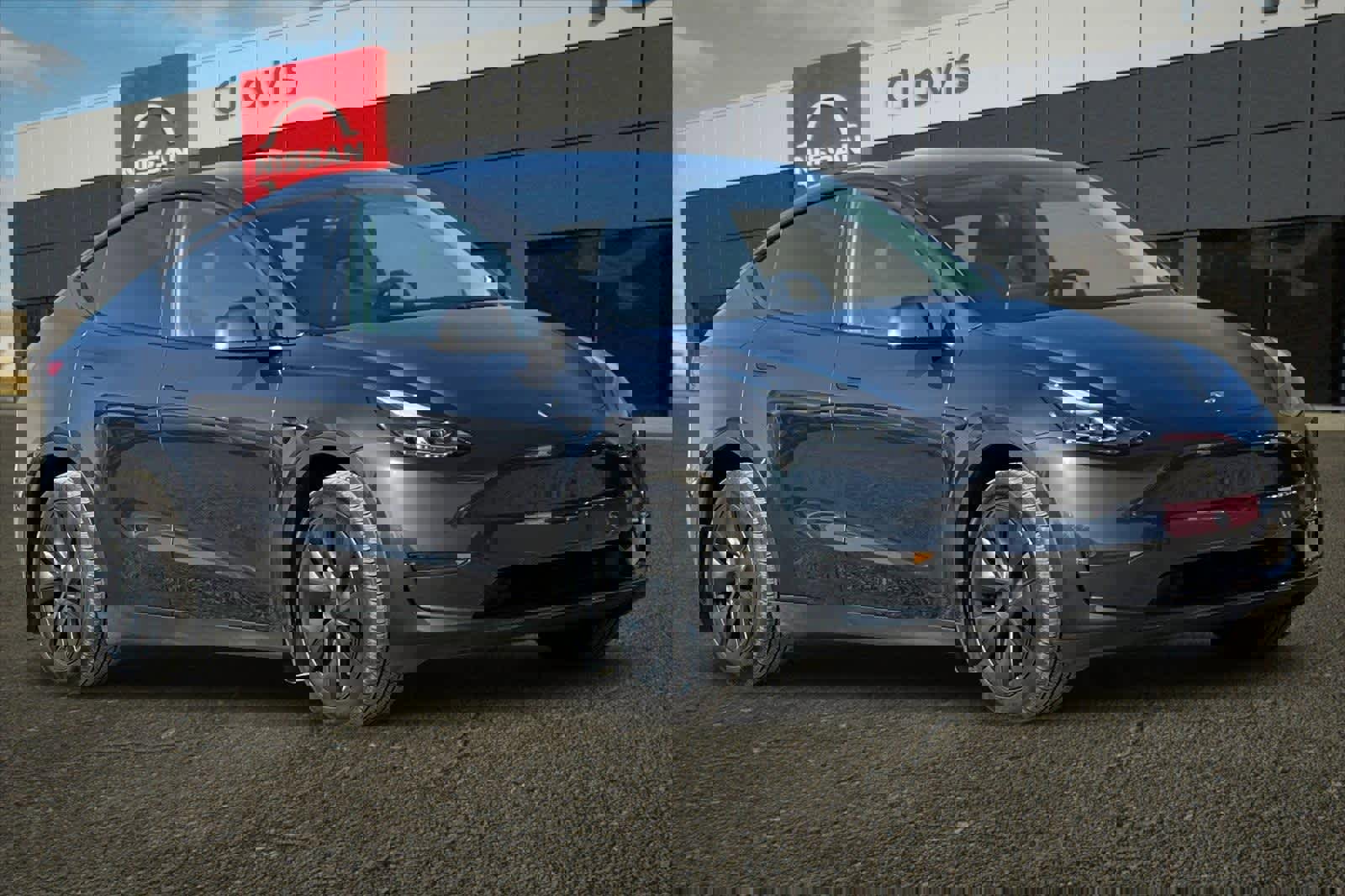 Used 2024 Tesla Model Y Long Range image 10