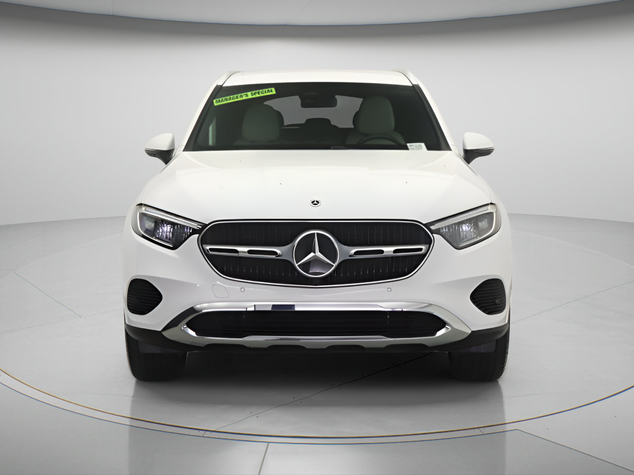 Used 2025 Mercedes-Benz GLC 350e 4MATIC image 6
