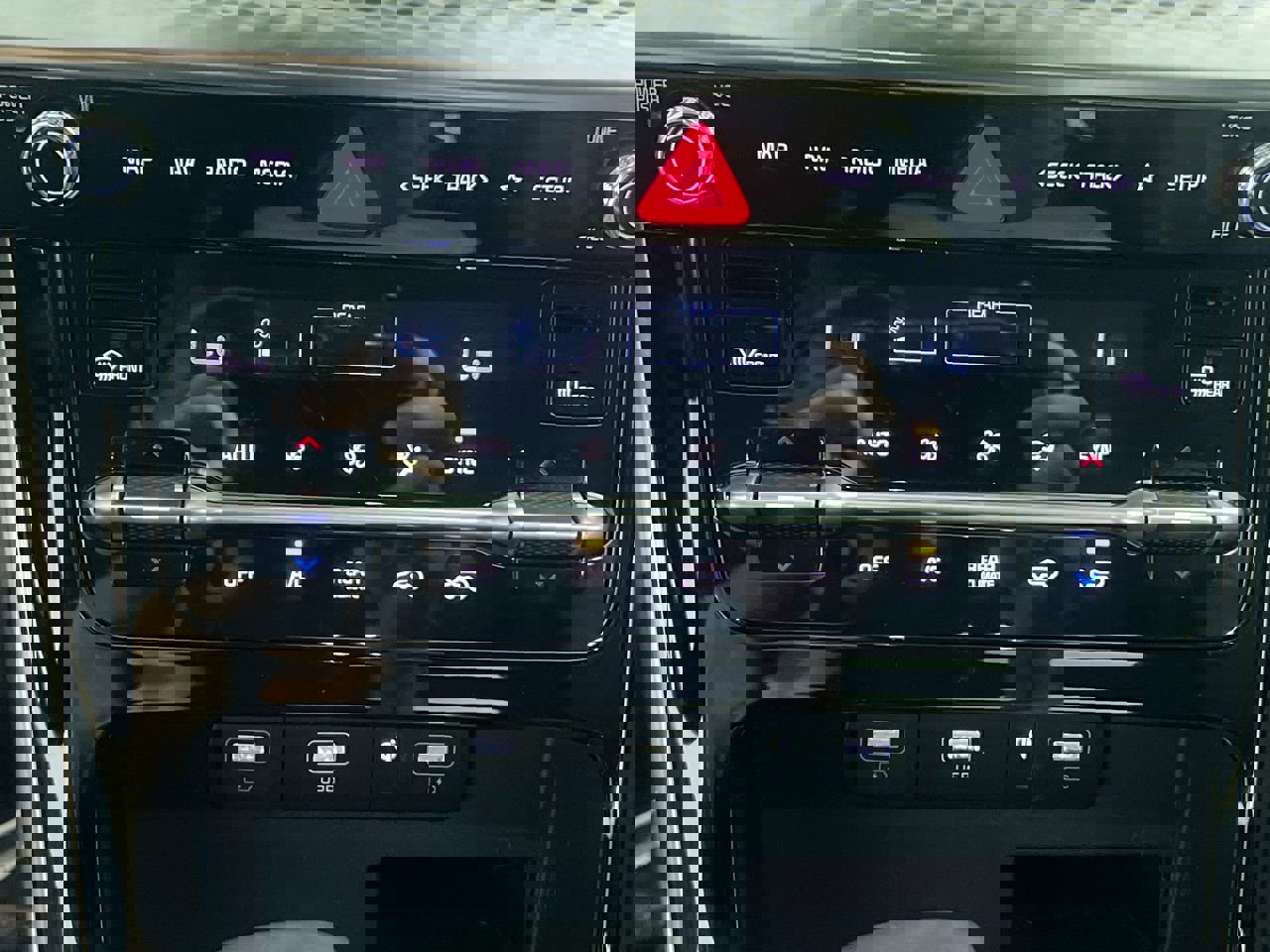 Certified 2024 Kia Carnival SX Prestige image 26