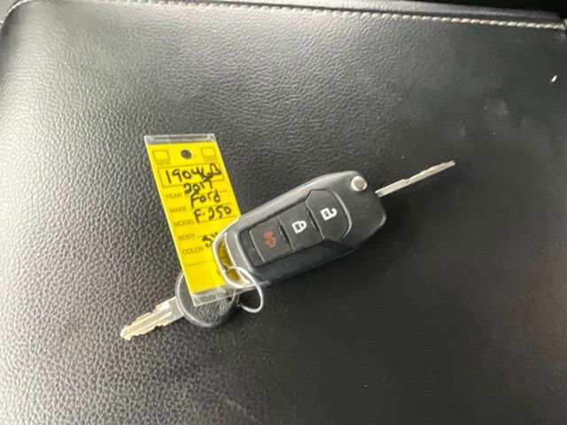 Used 2017 Ford F250 Lariat w/ Chrome Package image 27