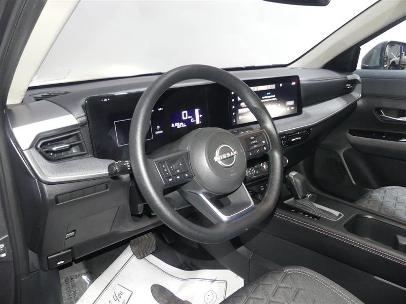 Used 2025 Nissan Kicks SV image 23