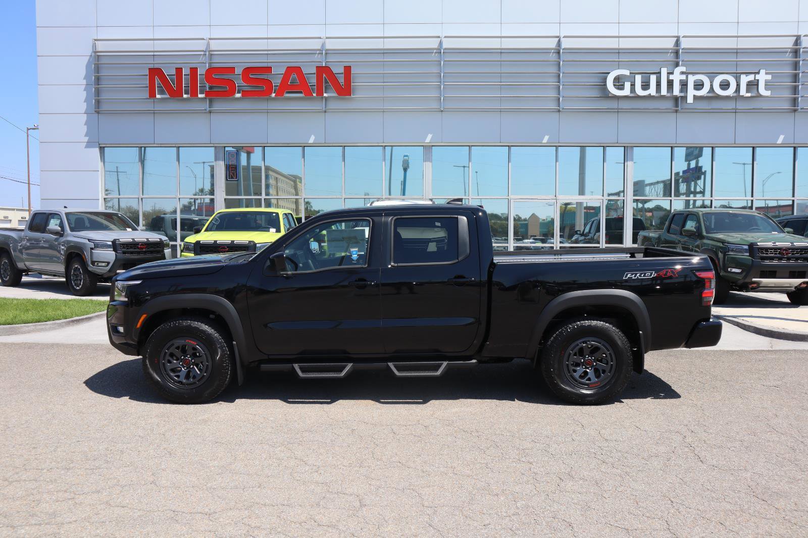 New 2026 Nissan Frontier SV image 3