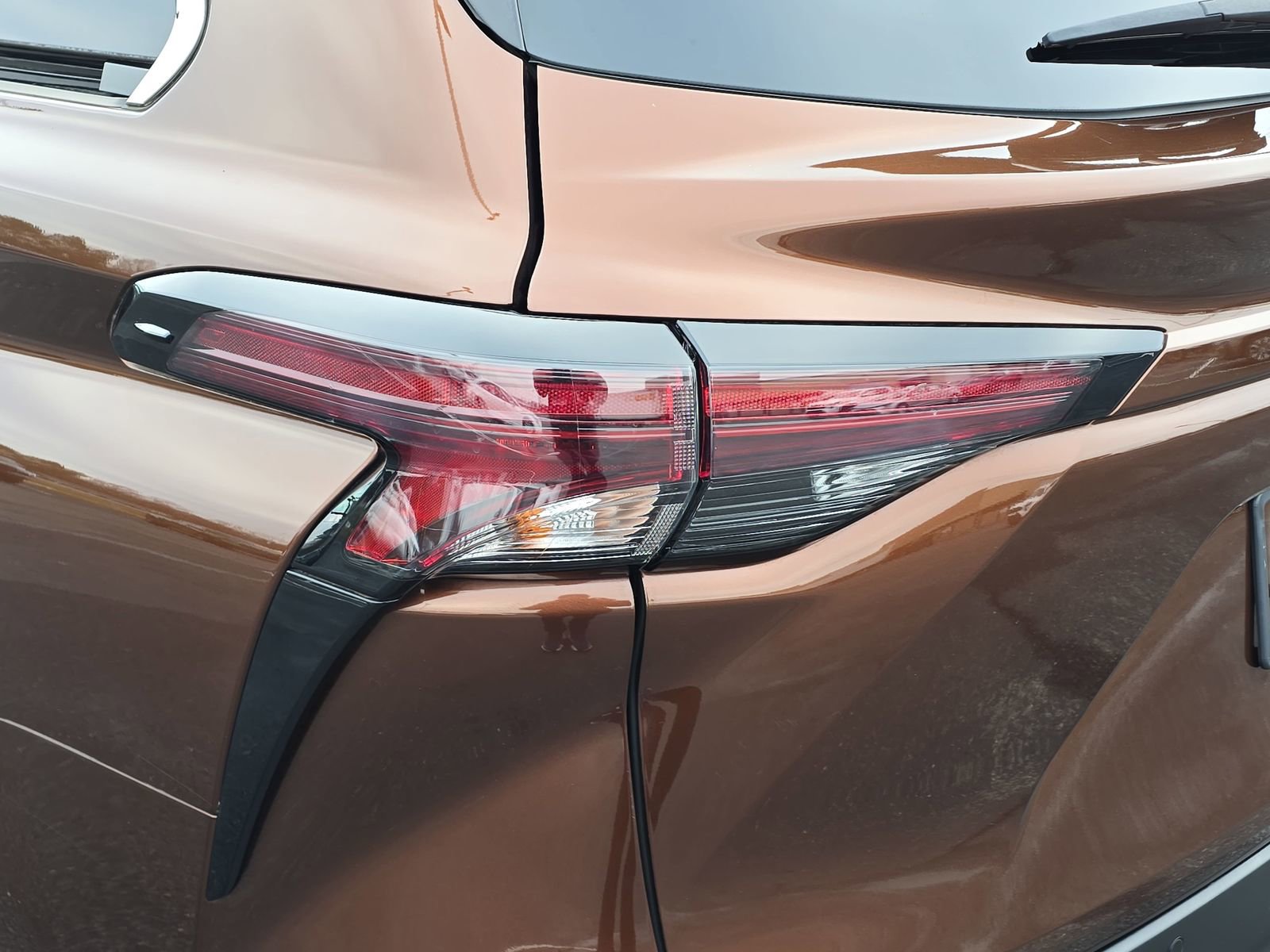 Used 2023 Toyota Sienna XLE image 34