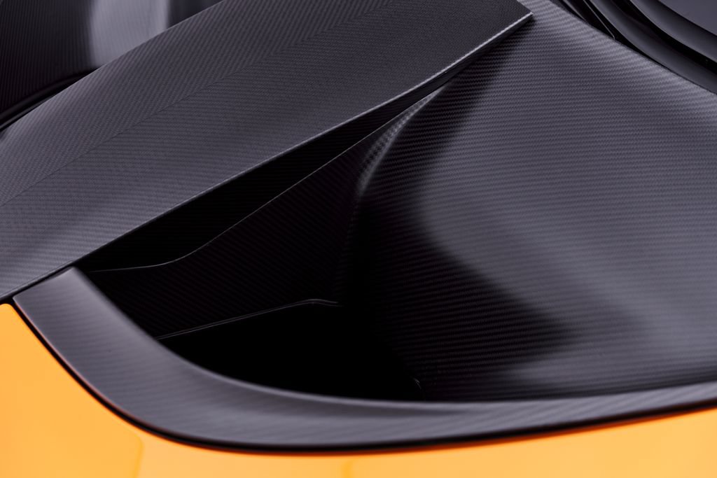 Used 2019 McLaren Senna RWD image 30