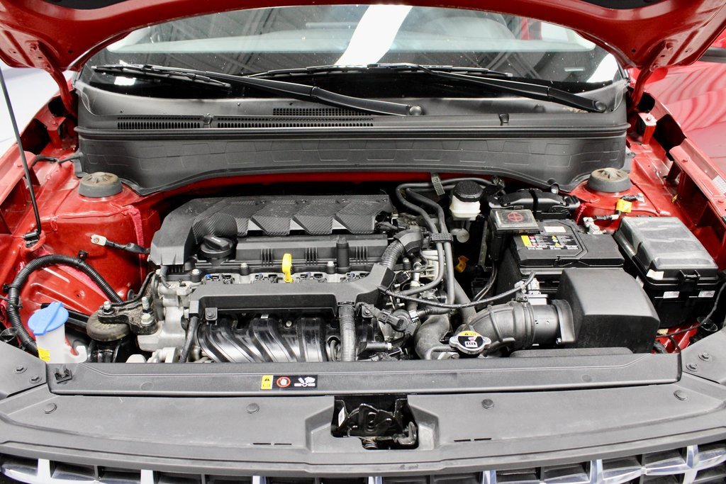 Used 2022 Hyundai Venue SEL image 16