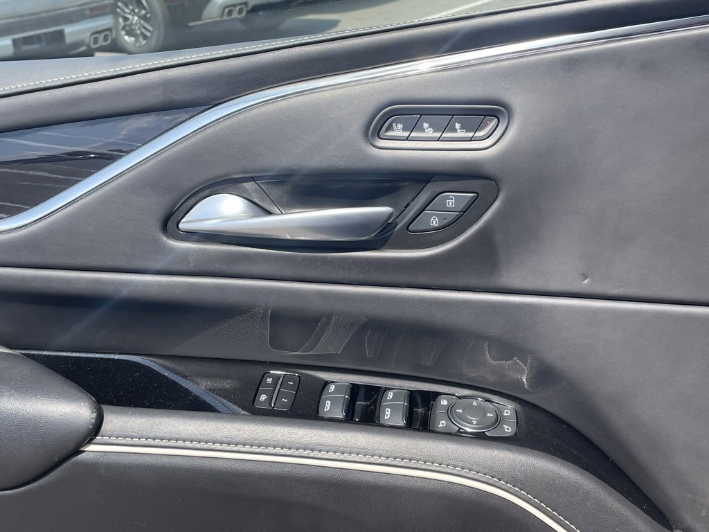 Used 2024 Cadillac Escalade V w/ LPO, ONYX Package image 21