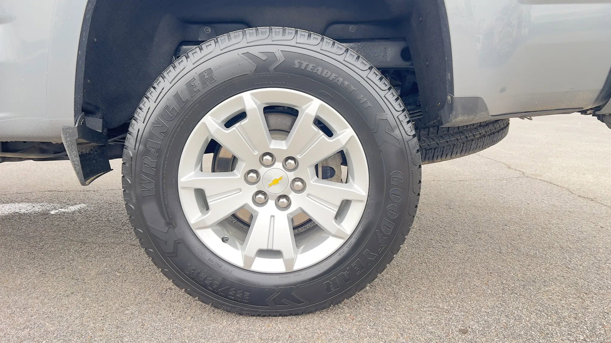 Used 2022 Chevrolet Colorado LT w/ Fleet Safety Package RWD image 11
