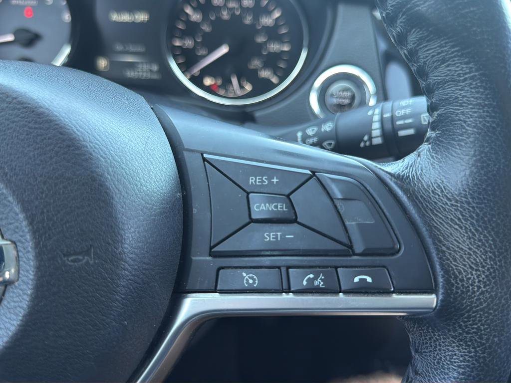 Used 2017 Nissan Rogue SV FWD image 22