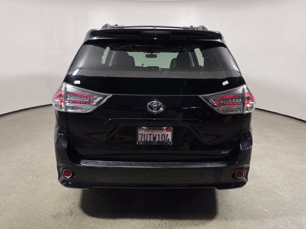 Used 2016 Toyota Sienna SE Premium FWD image 4