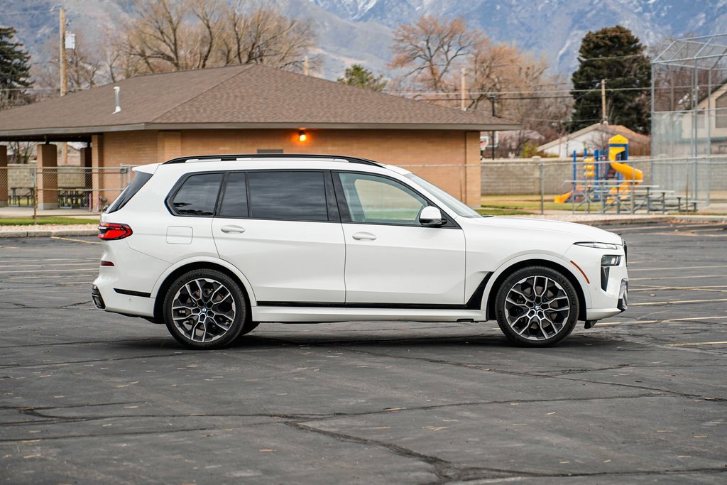 Used 2023 BMW X7 xDrive40i w/ M Sport Package image 4