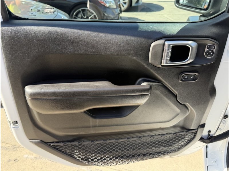 Used 2020 Jeep Wrangler Sport AWD/4WD image 17