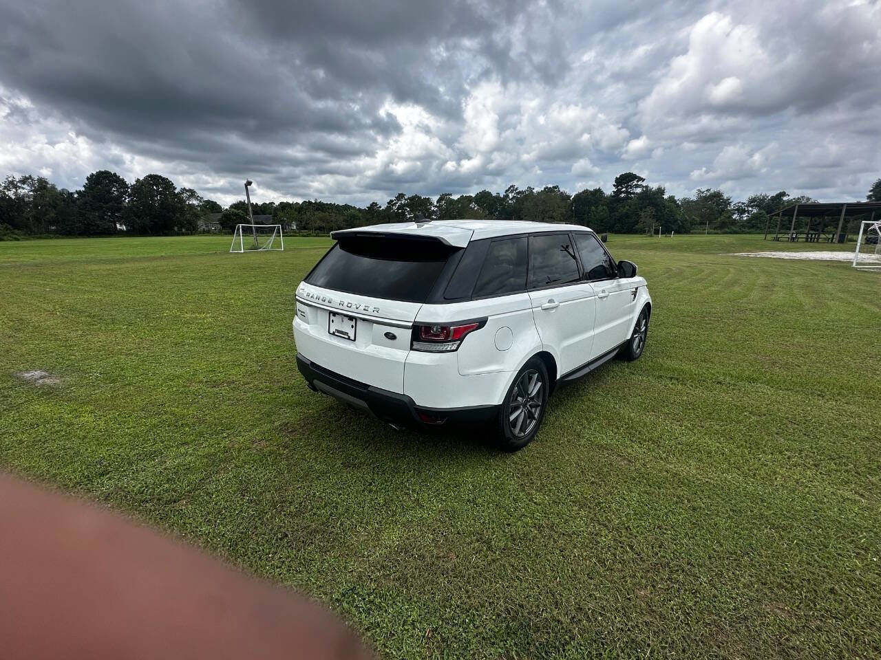 Used 2016 Land Rover Range Rover Sport SE image 6