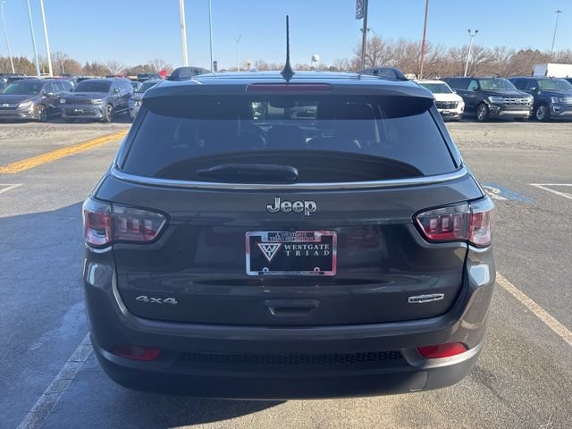 Used 2022 Jeep Compass Latitude AWD/4WD image 9