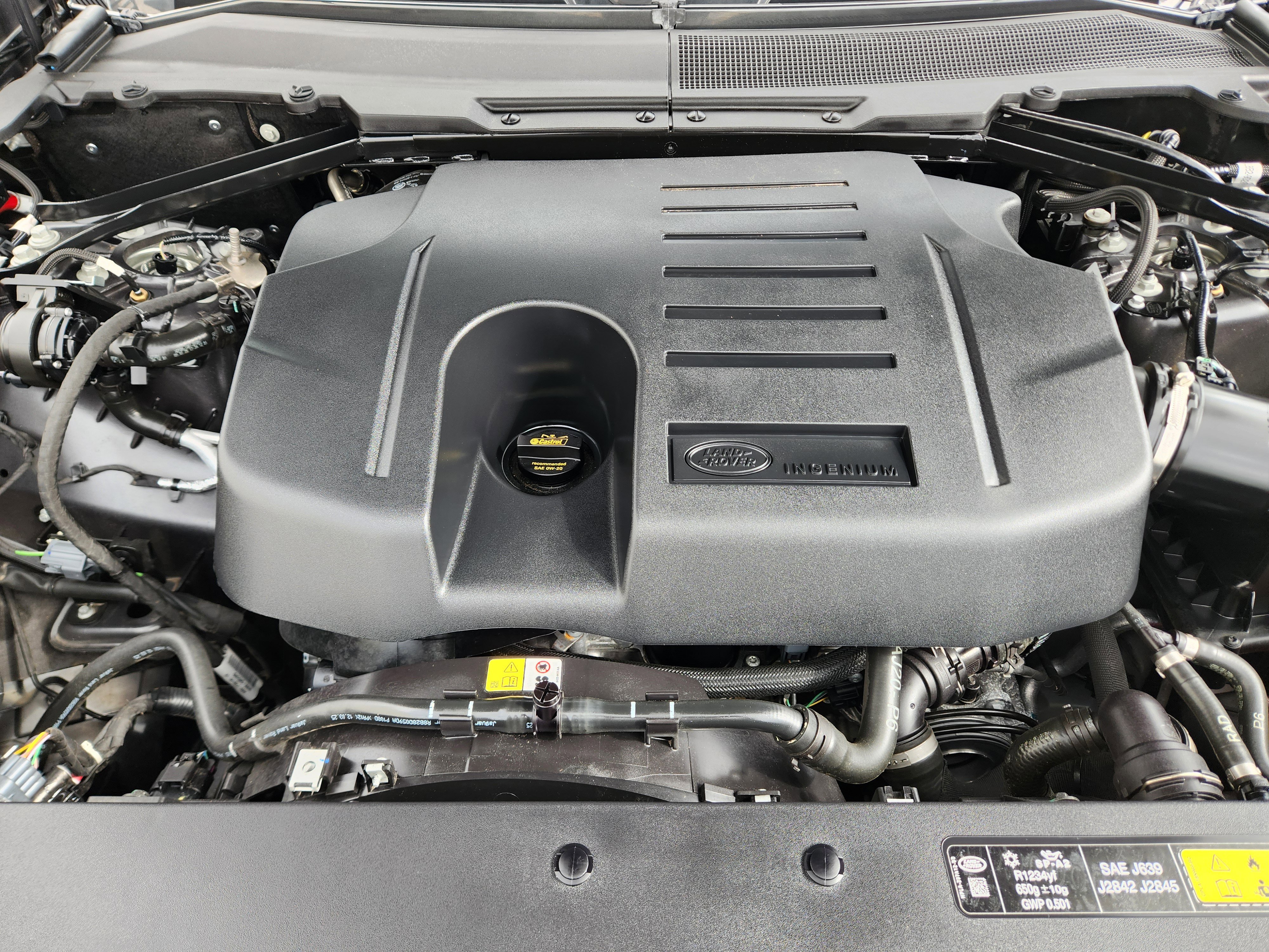 Certified 2025 Land Rover Defender 90 X-Dynamic SE image 28