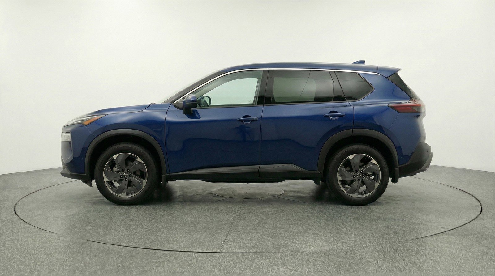 Used 2025 Nissan Rogue SV FWD image 5