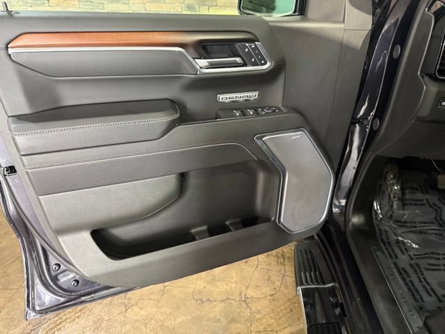 Used 2025 GMC Sierra 1500 Denali AWD/4WD image 9