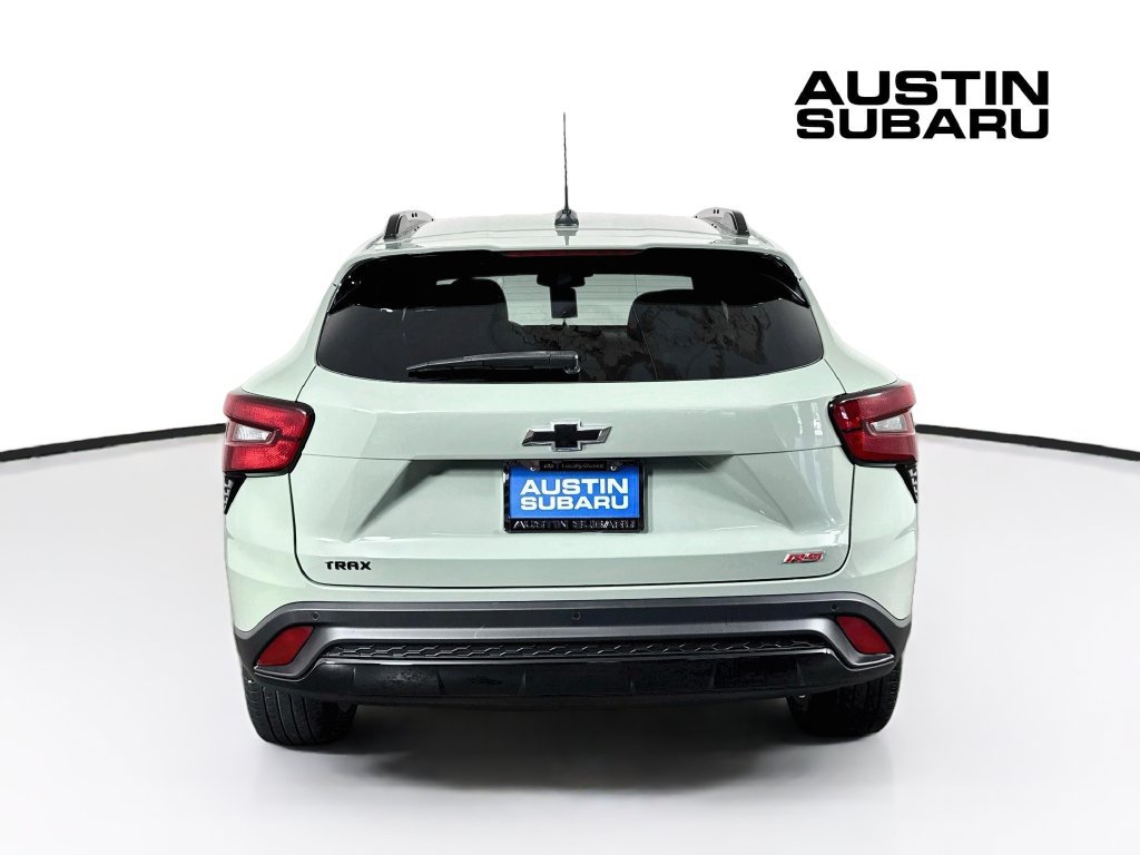 Used 2024 Chevrolet Trax RS w/ Sunroof Package FWD image 6