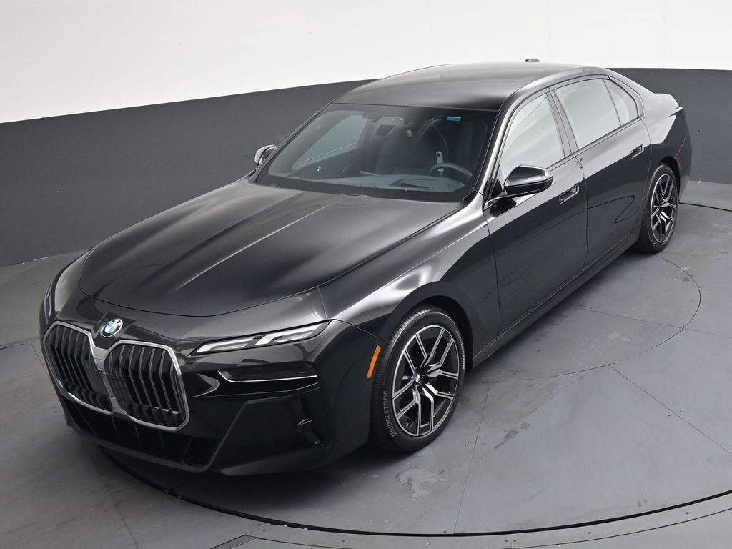 Used 2025 BMW 760i xDrive w/ Luxury Rear Seating Package AWD/4WD image 24