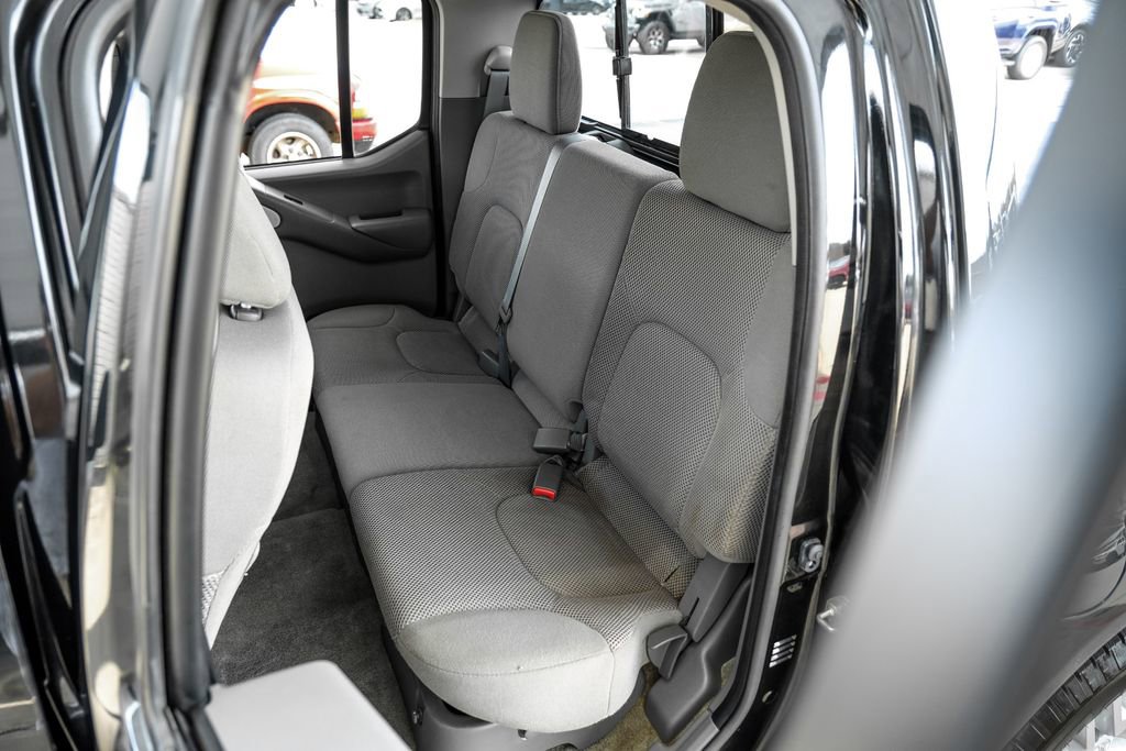 Used 2018 Nissan Frontier SV RWD image 36