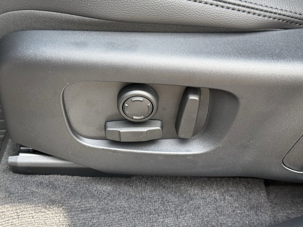 New 2026 Land Rover Range Rover Velar Dynamic SE image 13