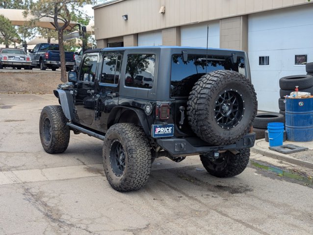 Used 2015 Jeep Wrangler Unlimited Rubicon w/ Max Tow Package AWD/4WD image 7
