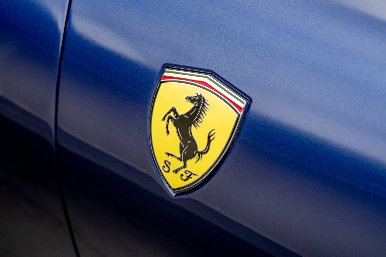 Used 2025 Ferrari Roma Spider RWD image 56