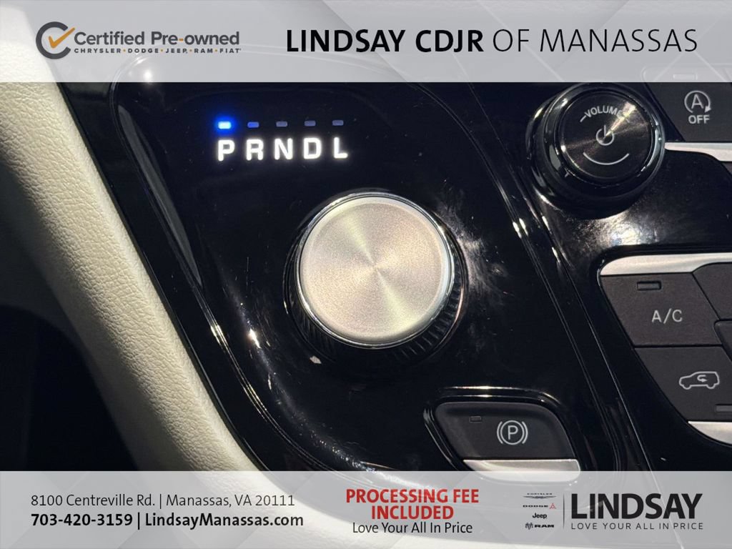 Used 2024 Chrysler Pacifica Touring-L FWD image 27