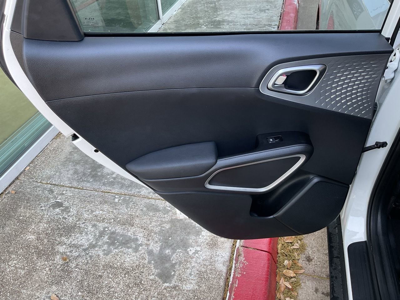 Used 2025 Kia Soul LX w/ LX Technology Package image 18