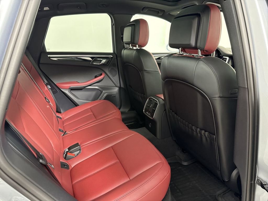 New 2026 Porsche Macan AWD/4WD image 25