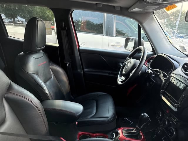 Used 2016 Jeep Renegade Trailhawk w/ Premium Trailhawk Package AWD/4WD image 4