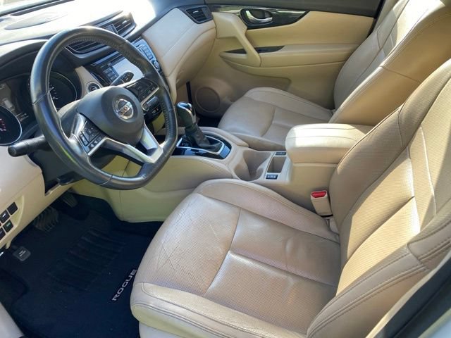 Used 2017 Nissan Rogue SL w/ SL Premium Package AWD/4WD image 14