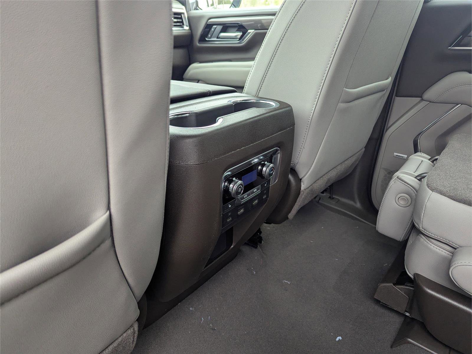 New 2026 GMC Yukon XL Elevation image 23