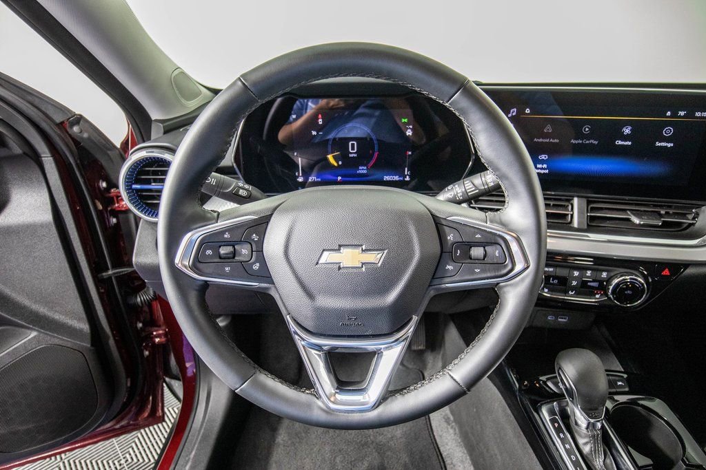 Used 2025 Chevrolet Trax LT w/ LT Convenience Package image 19