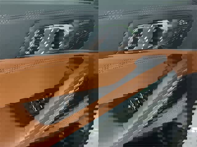 Used 2023 BMW X6 M50i w/ Executive Package image 34