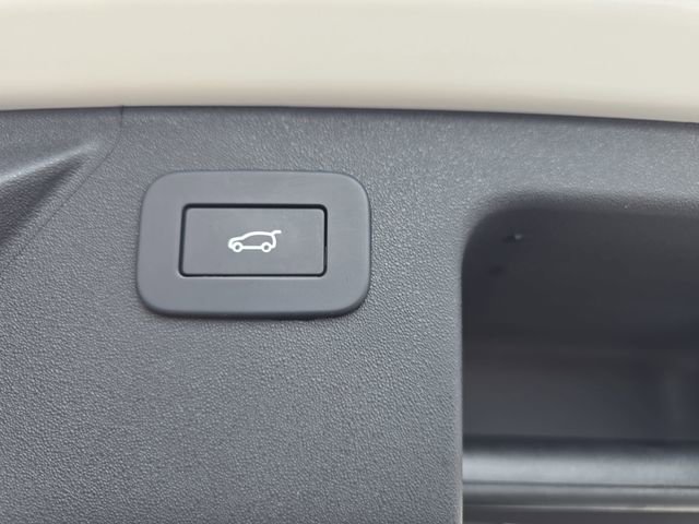 Certified 2025 Land Rover Discovery Sport S image 16