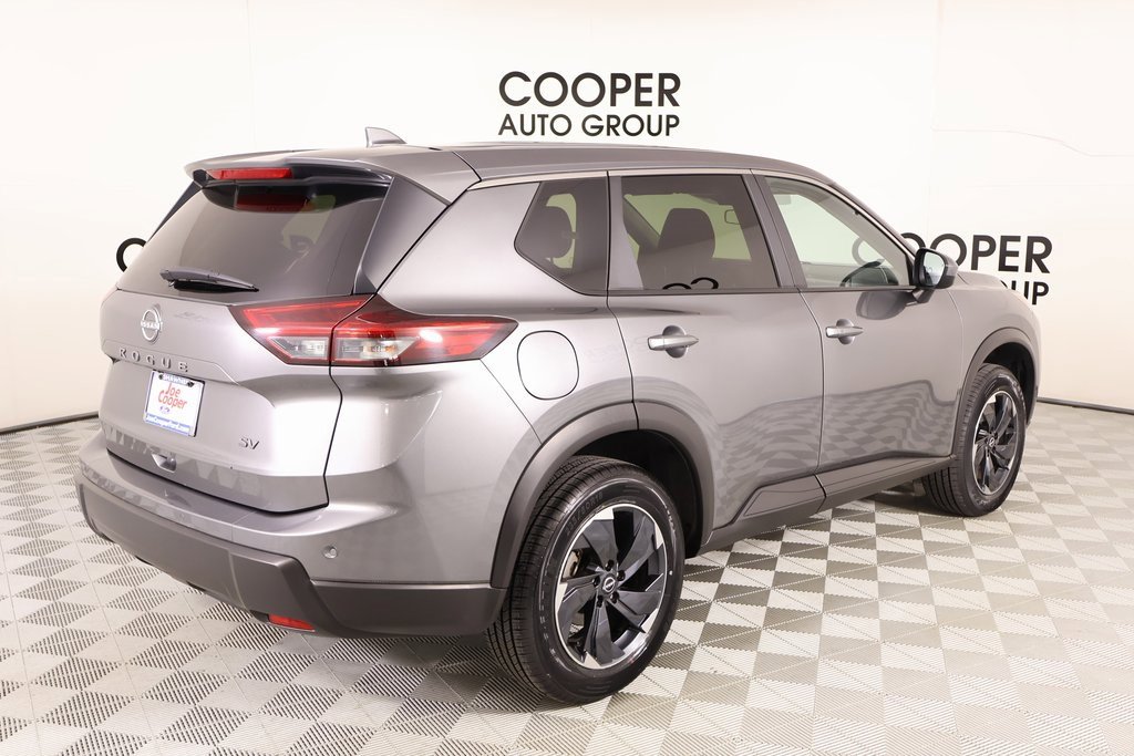 Used 2024 Nissan Rogue SV image 19