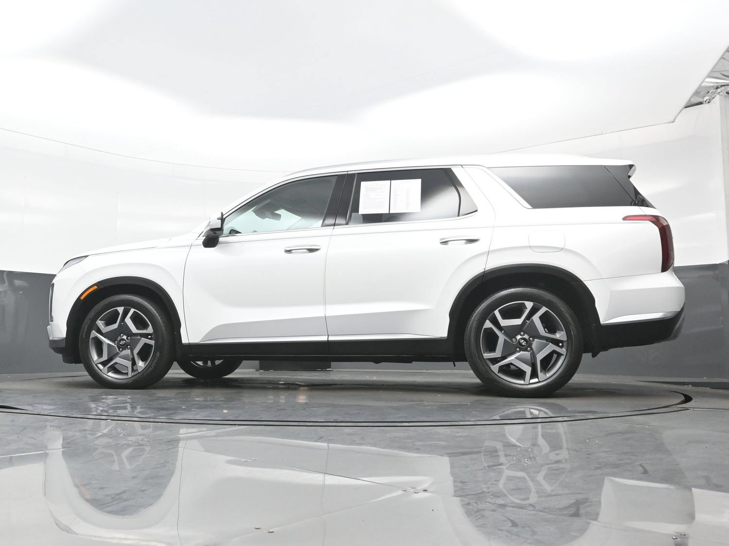Certified 2023 Hyundai Palisade Limited AWD/4WD image 31