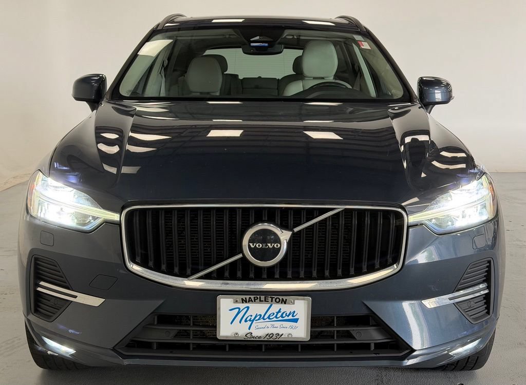 Used 2022 Volvo XC60 B5 Momentum w/ Climate Package AWD/4WD image 7