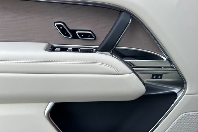 New 2026 Land Rover Range Rover SE image 10