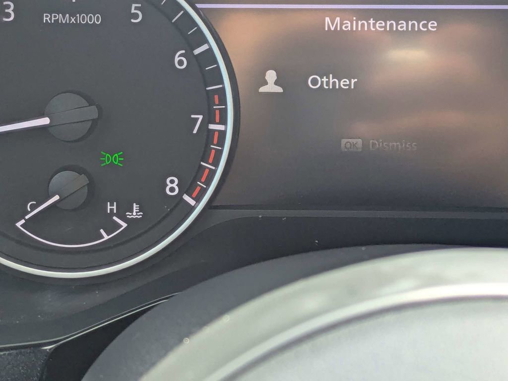 Used 2024 Nissan Pathfinder SV FWD image 30