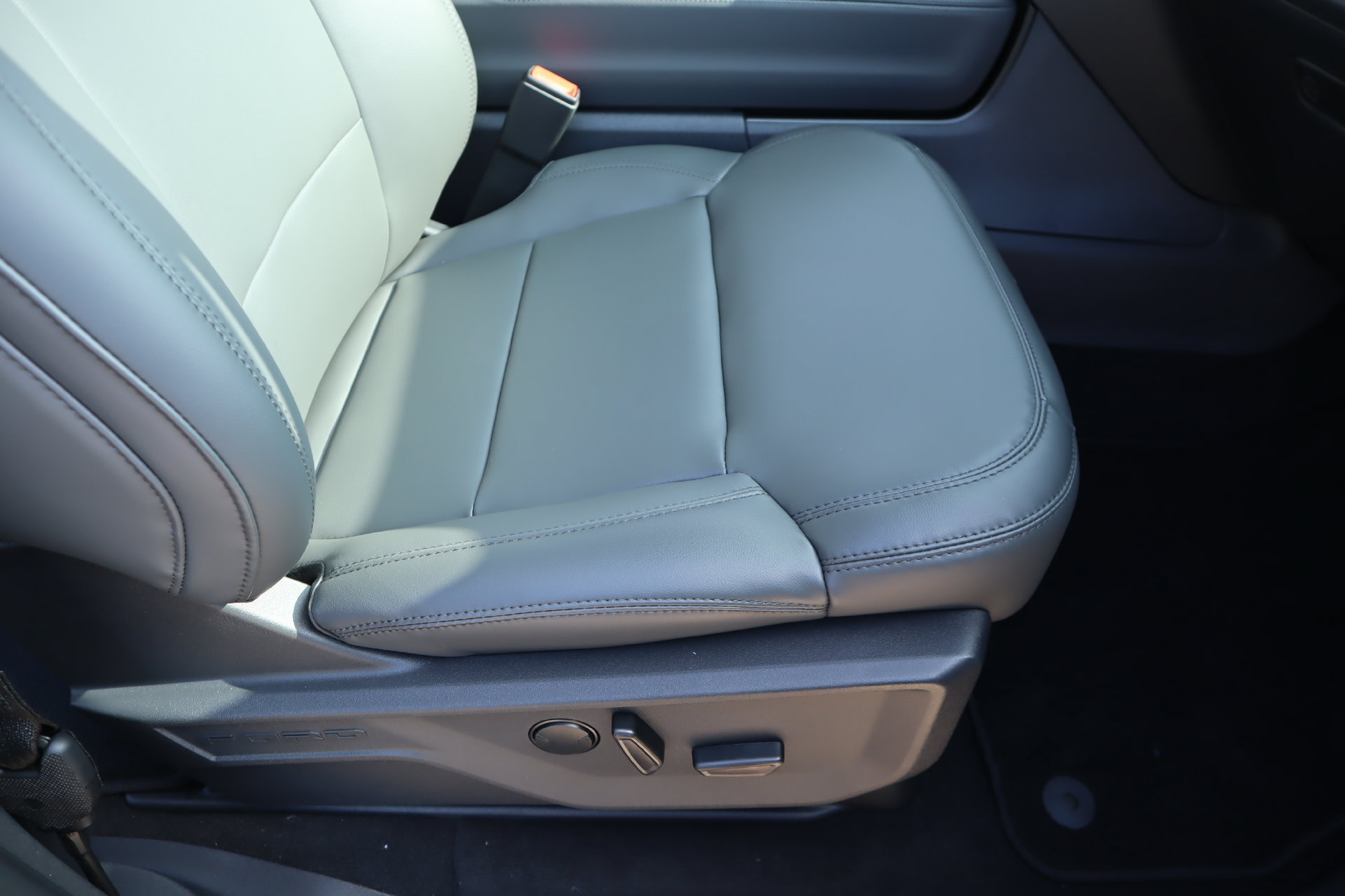 New 2026 Ford Expedition Active AWD/4WD image 17