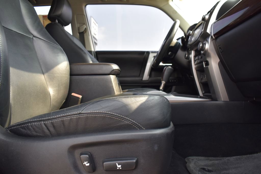 Used 2016 Toyota 4Runner Limited image 11