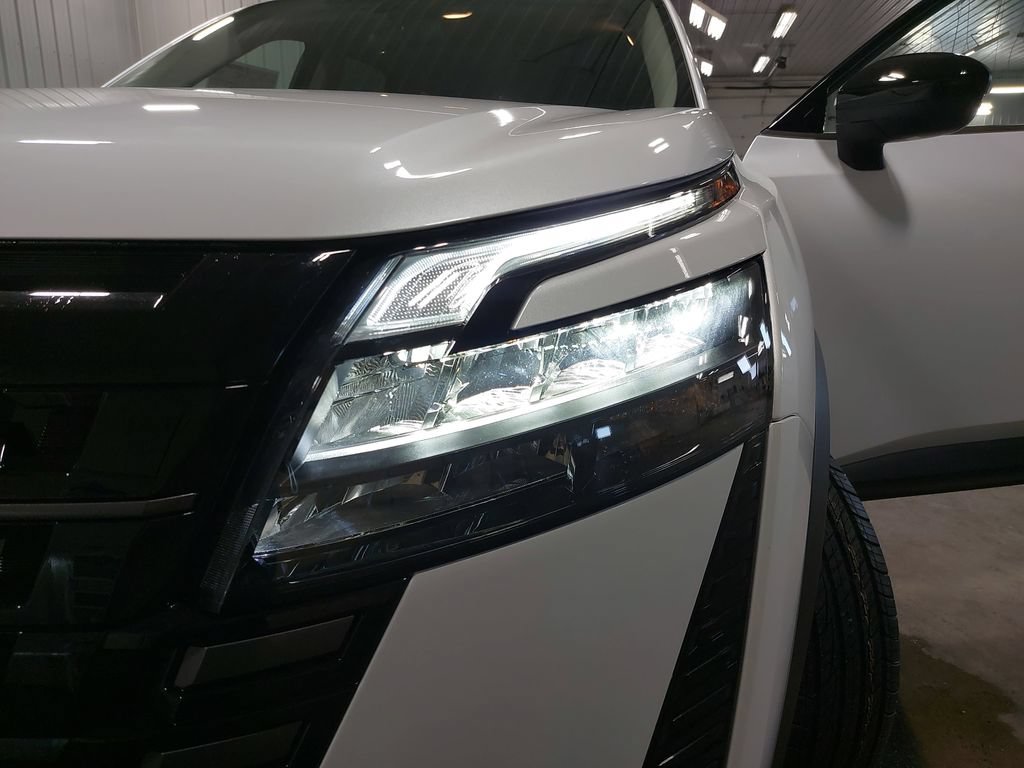 New 2026 Nissan Pathfinder SV AWD/4WD image 32