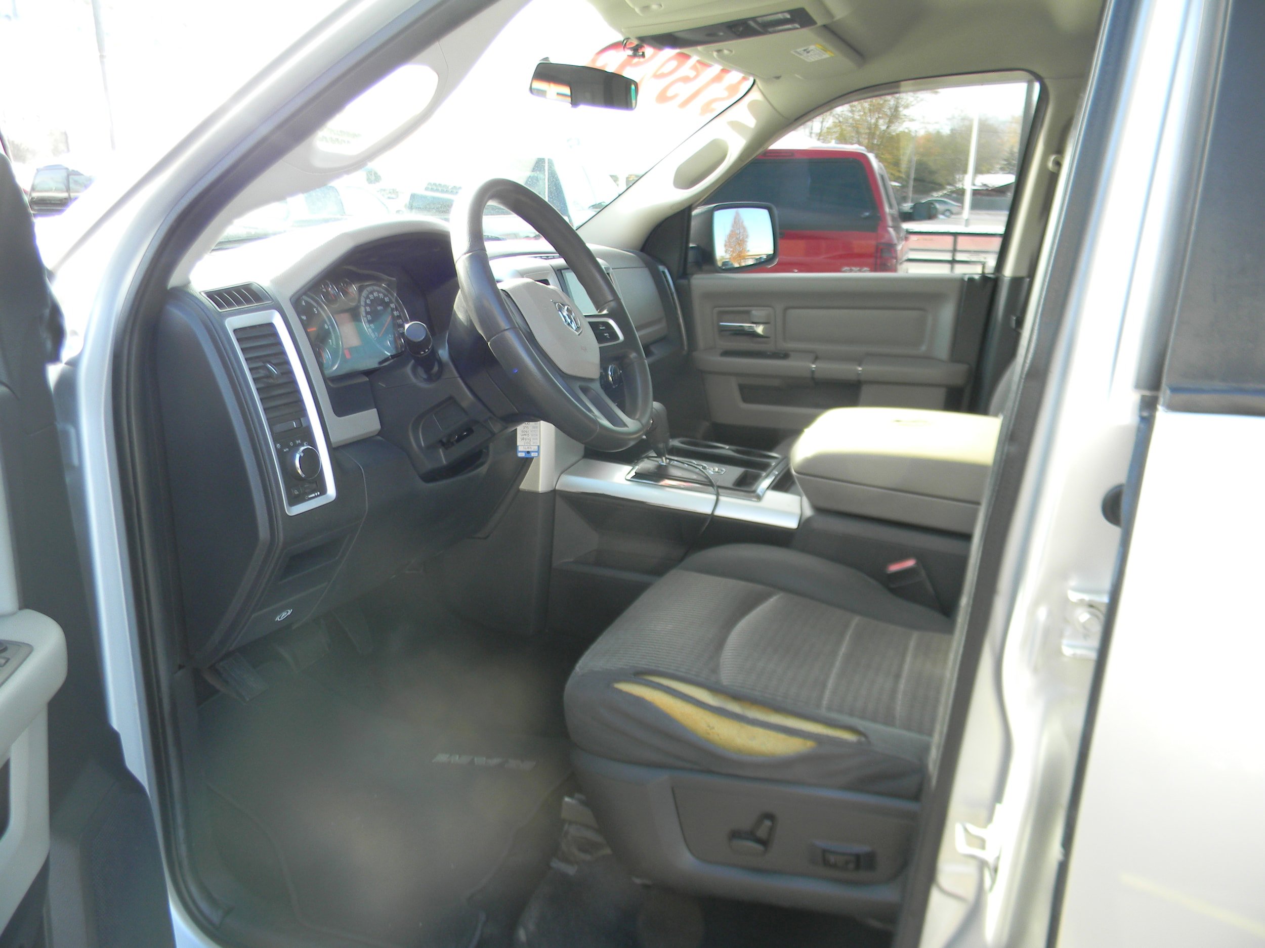 Used 2011 RAM 1500 Classic SLT w/ Remote Start & Security Group AWD/4WD image 6
