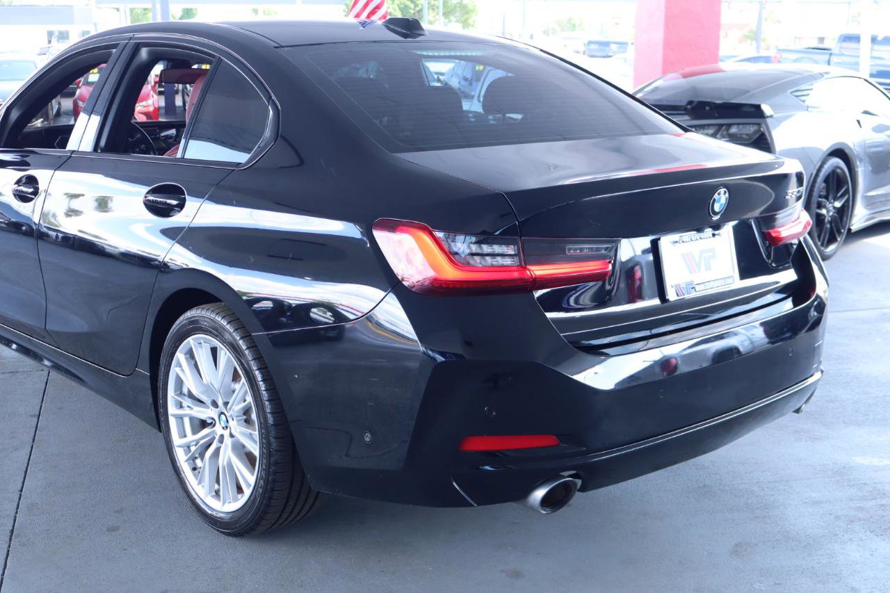 Used 2023 BMW 330i Sedan w/ Premium Package RWD image 9