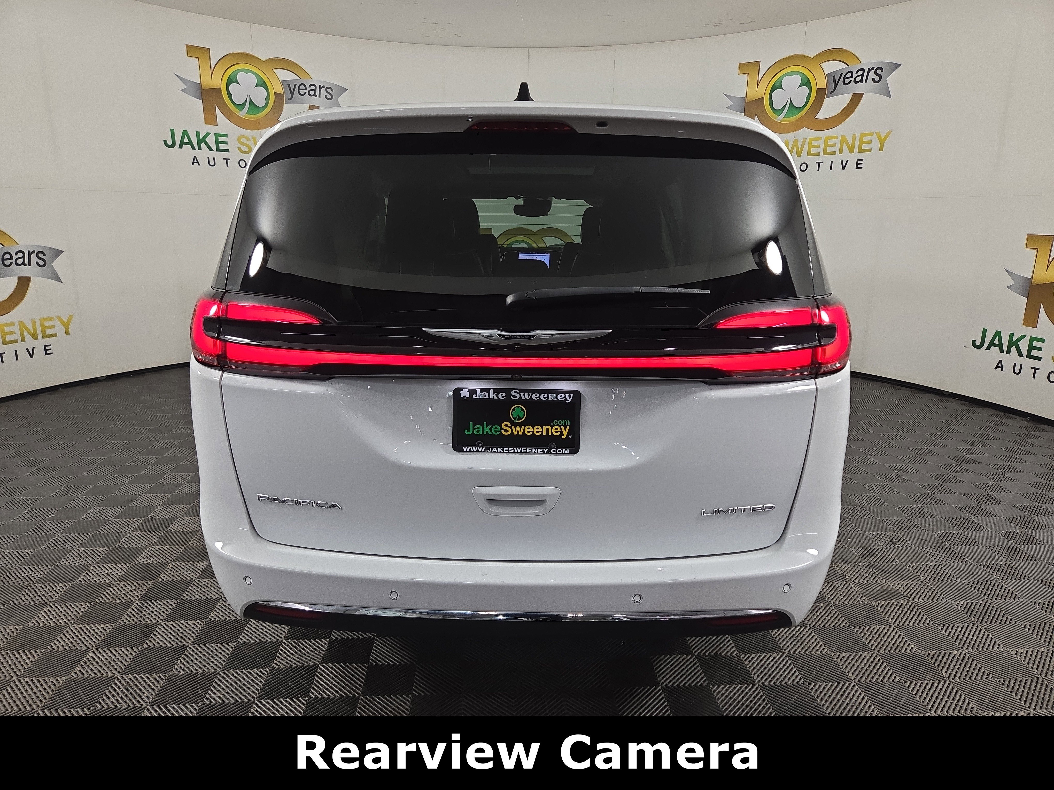 Used 2024 Chrysler Pacifica Limited image 7