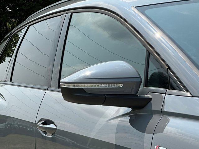 New 2025 Audi Q4 e-tron Premium Plus image 5